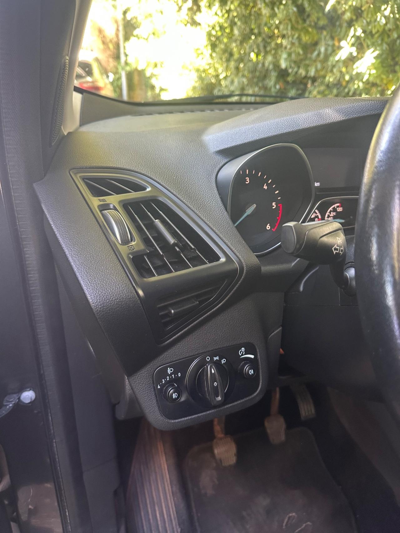 Ford Kuga 1.5 TDCI 120 CV S&S 2WD Titanium