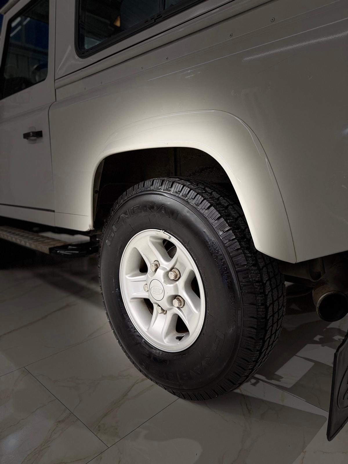 Land Rover Defender 90 2.5 Td5 Station Wagon S