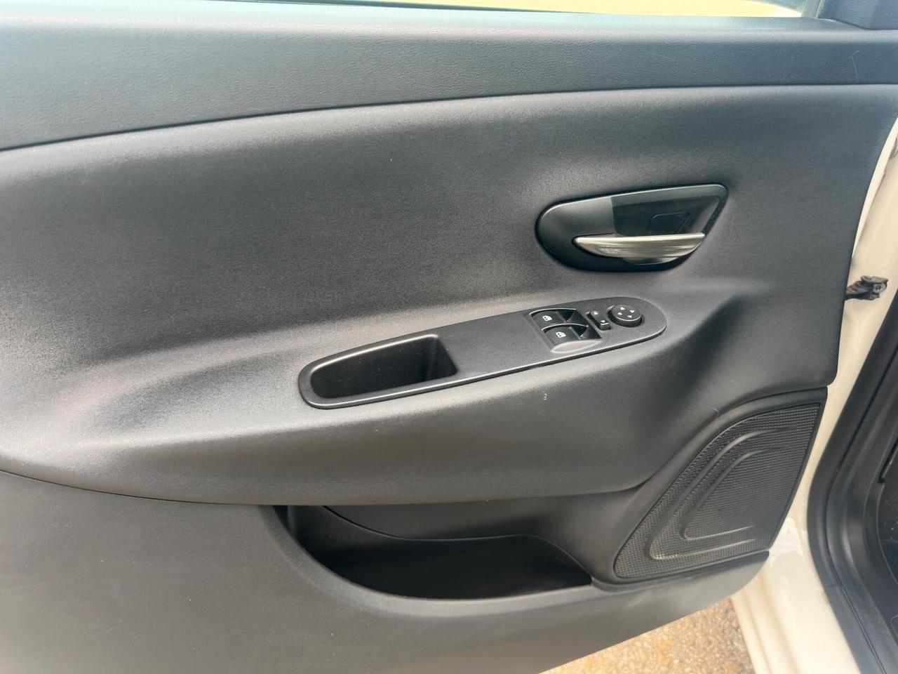 Lancia Ypsilon 1.2 69 CV 5 porte Platinum