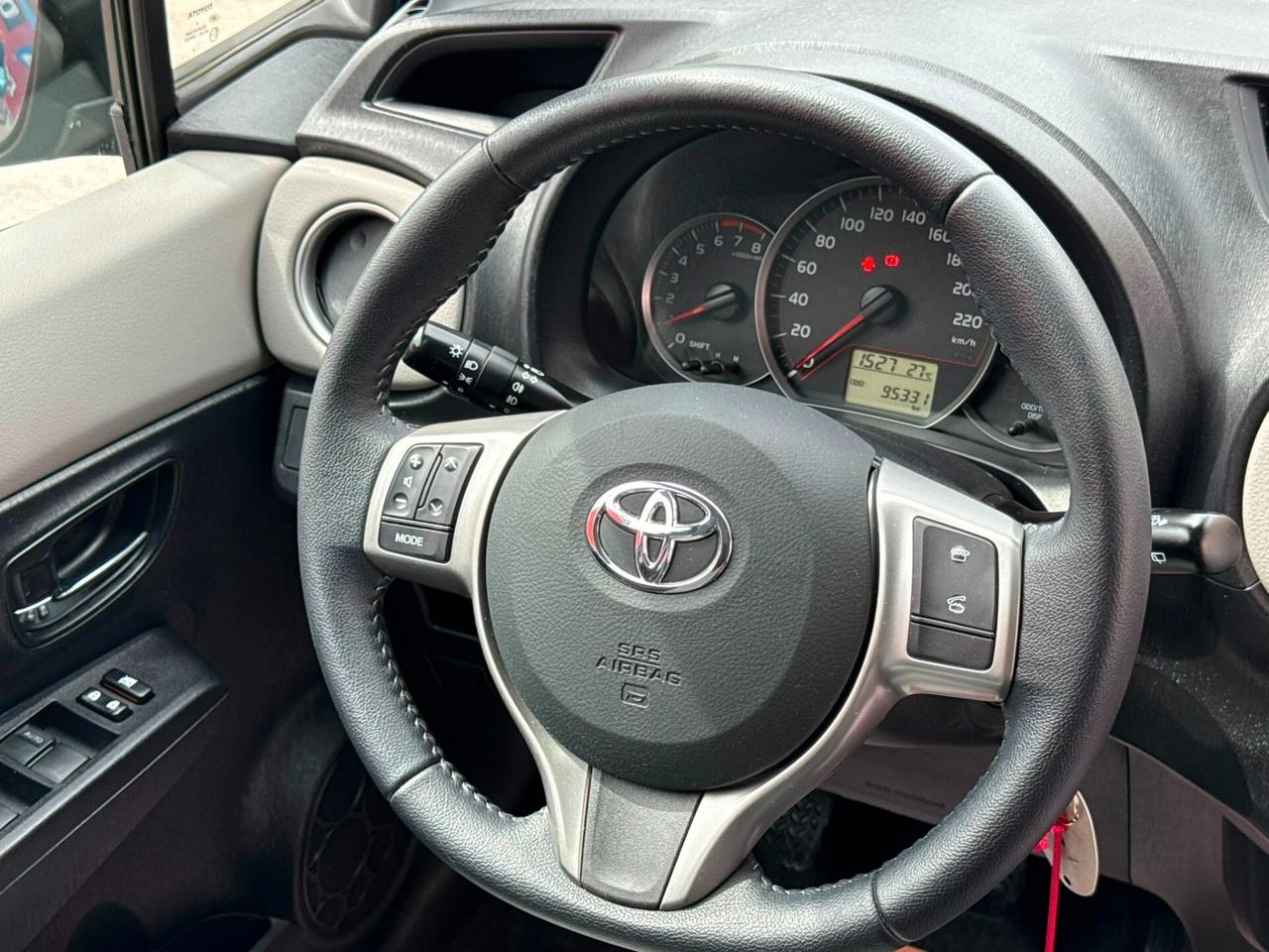 Toyota Yaris 1.0 69cv Lounge - 2012