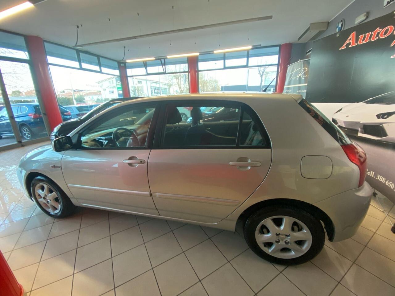 Toyota Corolla 1.4 D-4D M-MT 5 porte Sol ESP