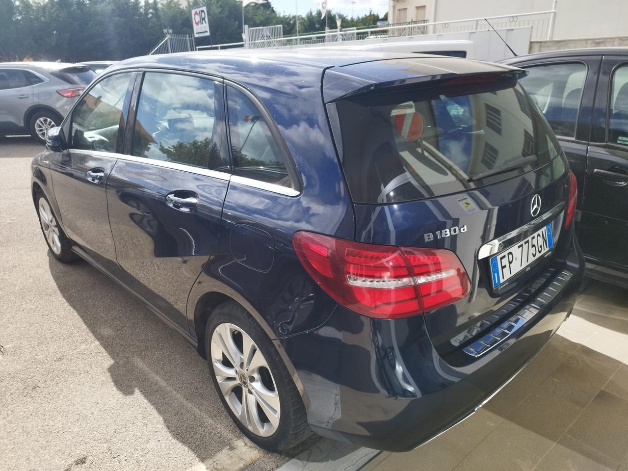 MERCEDES BENZ B 180 D SPORT 2018