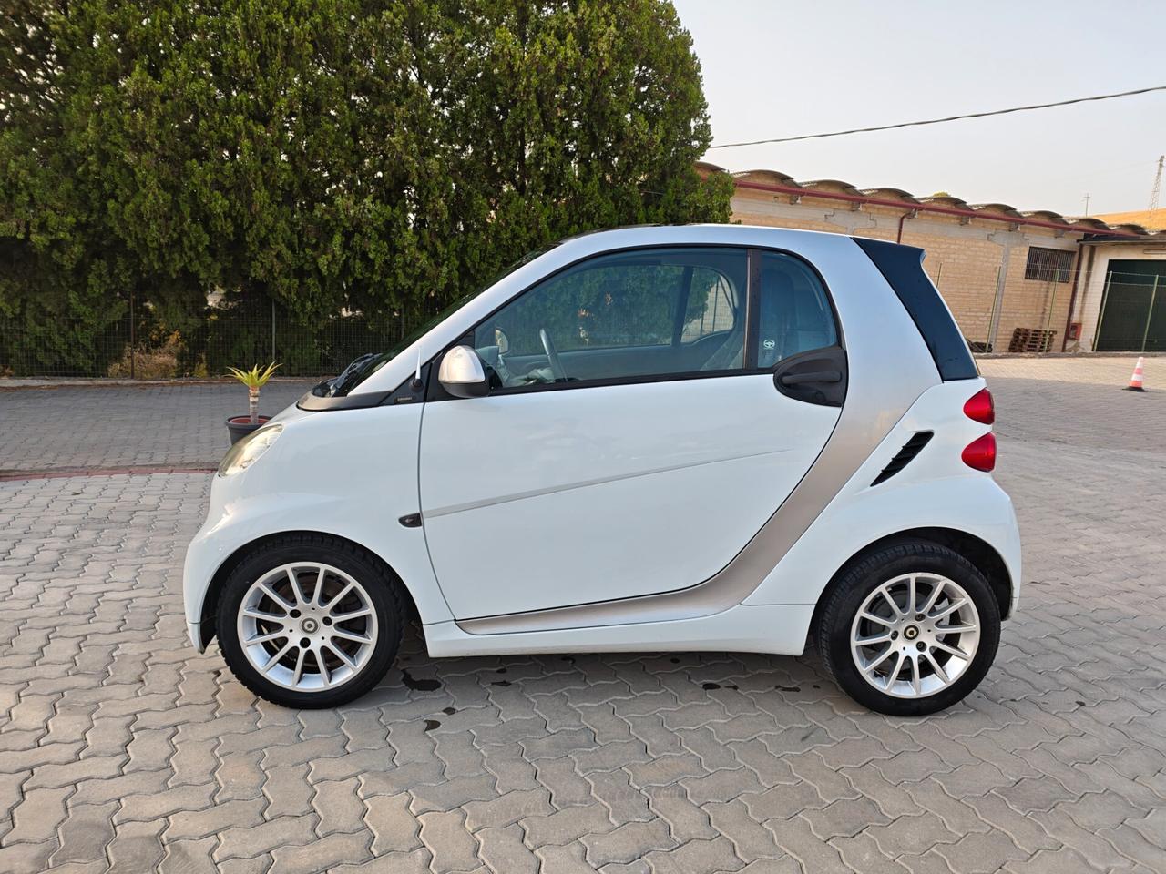 Smart ForTwo 1000 52 kW coupé passion