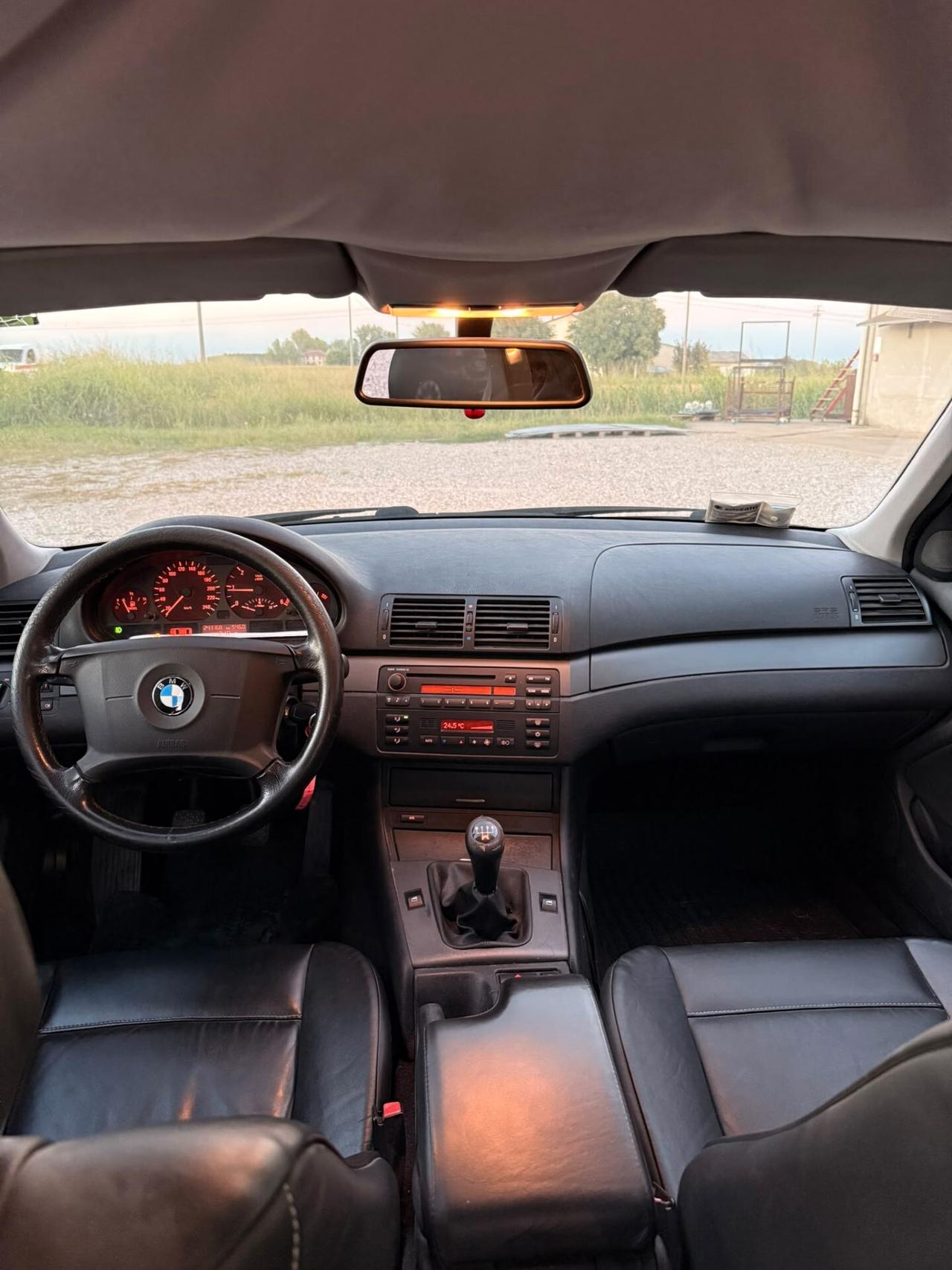 BMW 320d E46 – TRAZIONE POSTERIORE – INTERNI IN PELLE