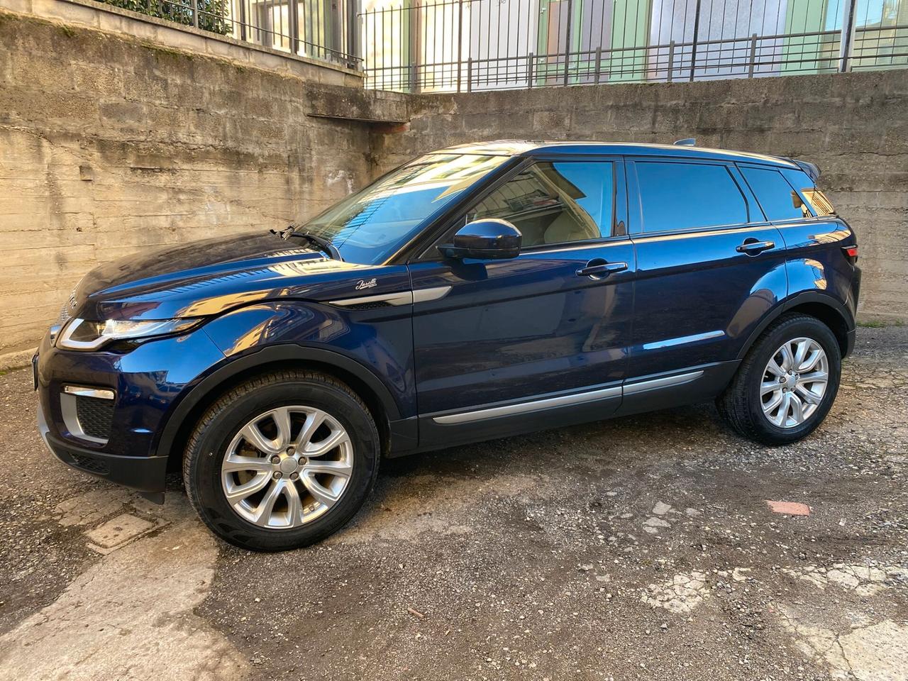 Land Rover Range Evoque 2.0 TD4 150 CV 5p. SE DynamicAUTOCARRO CON GANCIO TRAINO