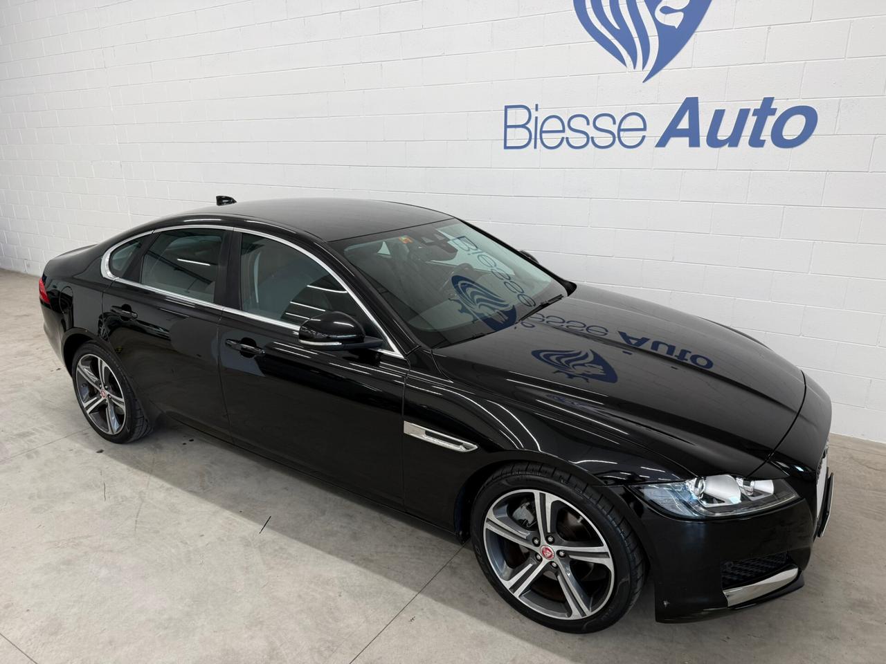 Jaguar XF 2.0 D 180 CV aut. Prestige