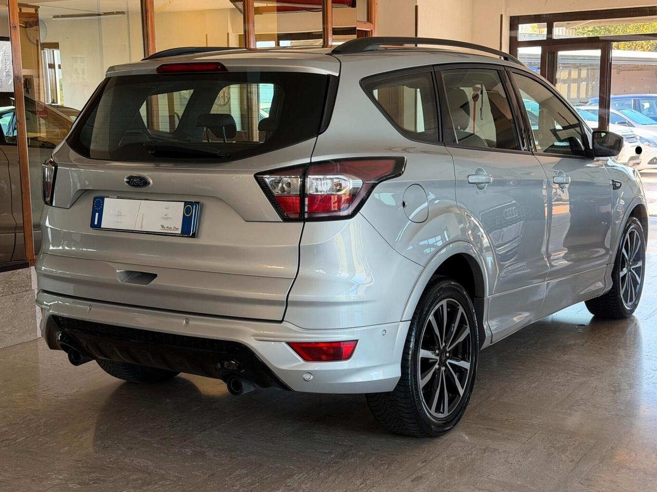 Ford Kuga 2WD 2.0 TDCI 120 cv. ST LINE
