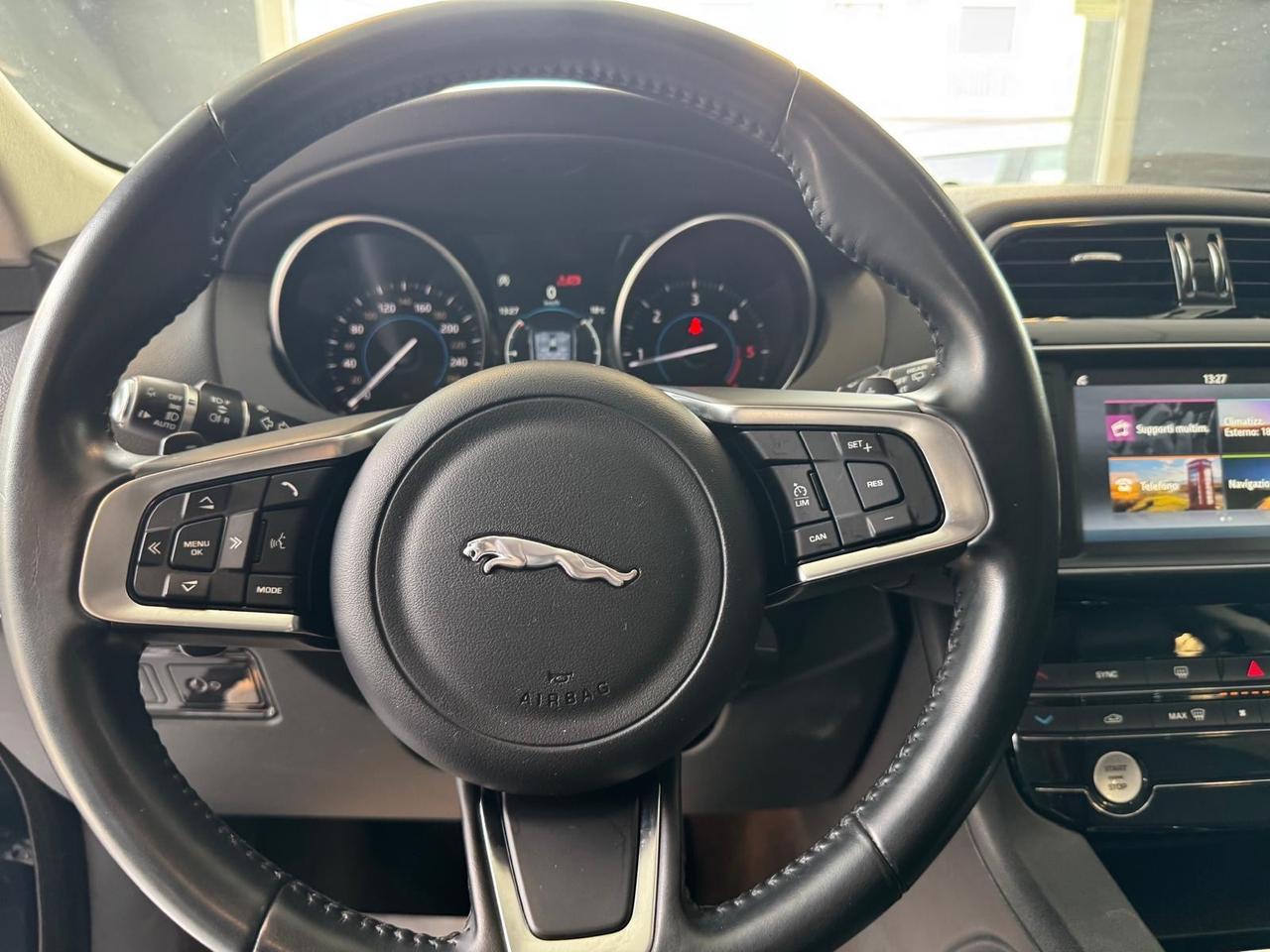 Jaguar F-Pace 2.0 D 180 CV AWD aut. Portfolio