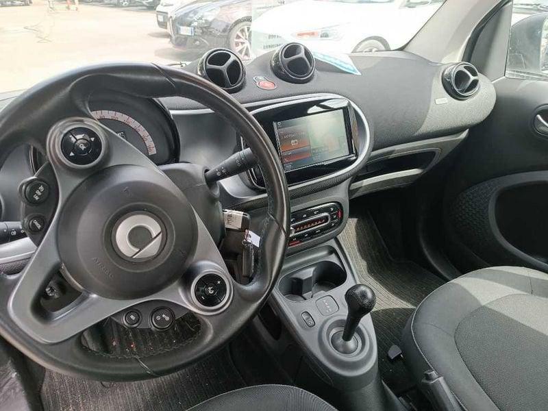smart fortwo 3ª s. (C453) 70 1.0 twinamic cabrio Passion