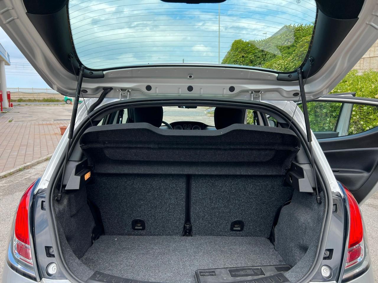 Lancia Ypsilon 0.9 METANO