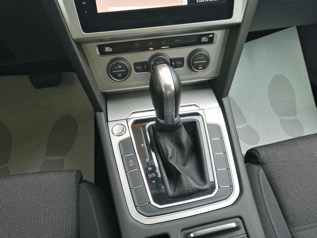 VOLKSWAGEN Passat Variant 2.0 TDI DSG Business BMT