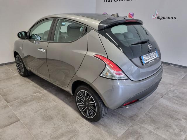LANCIA Ypsilon 1.0 FireFly 5 porte S&S Hybrid Oro
