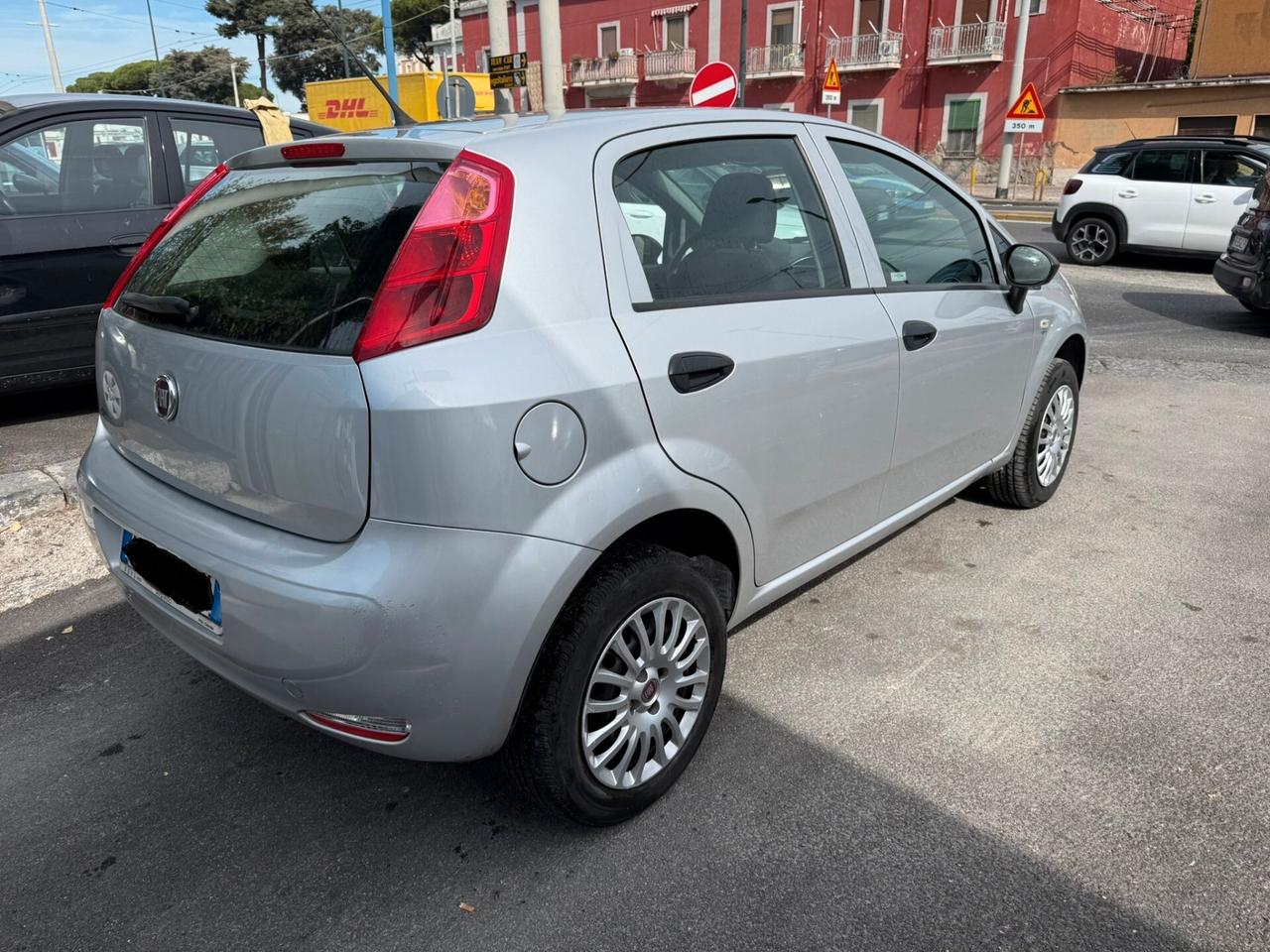 Fiat Punto 1.4 8V 2018 tagliandata e garantita