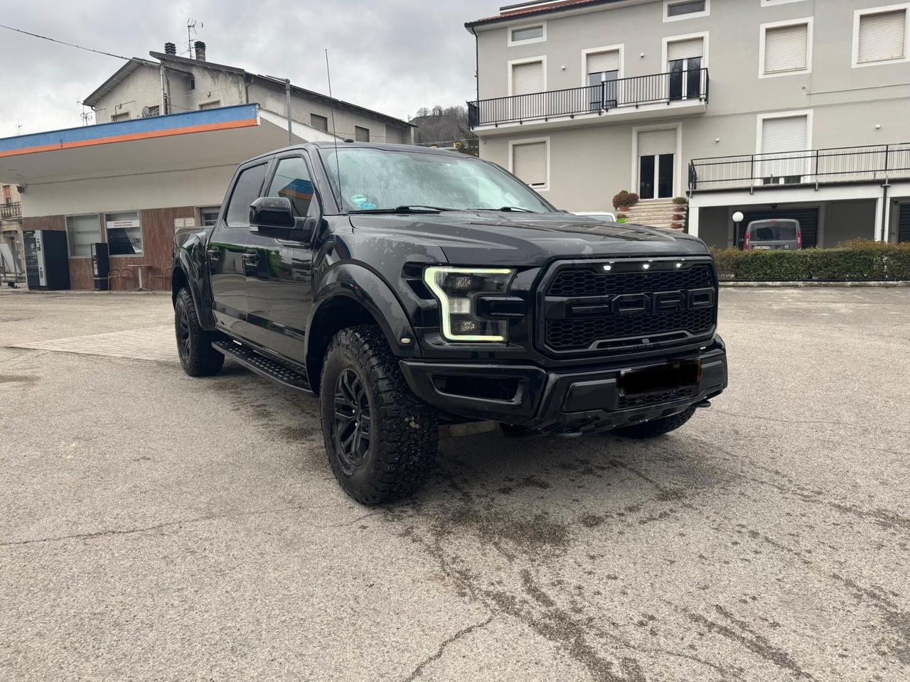 Ford F 150 RAPTOR no ranger