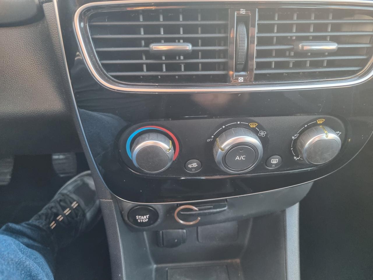 Renault Clio 1.2 75CV 5 porte Life