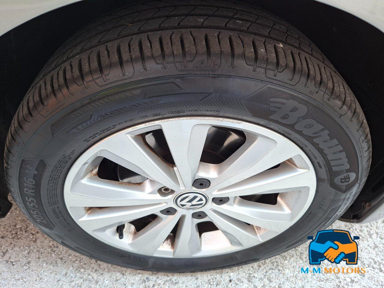 Volkswagen Golf 5 Porte Golf 5p 1.6 tdi 110cv dsg neo patentati