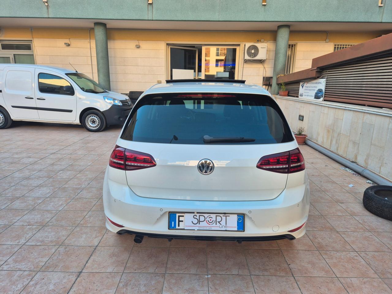 Volkswagen Golf 1.6 TDI 5p. R-LINE TETTO