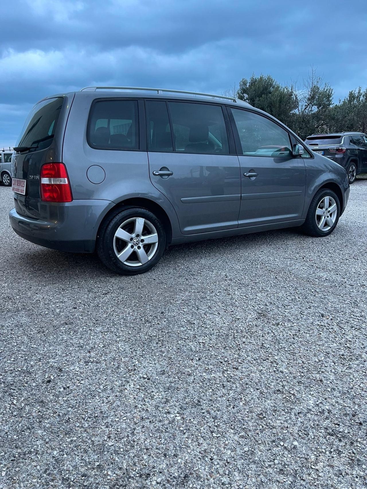 Volkswagen Touran 2.0 - 7 POSTI