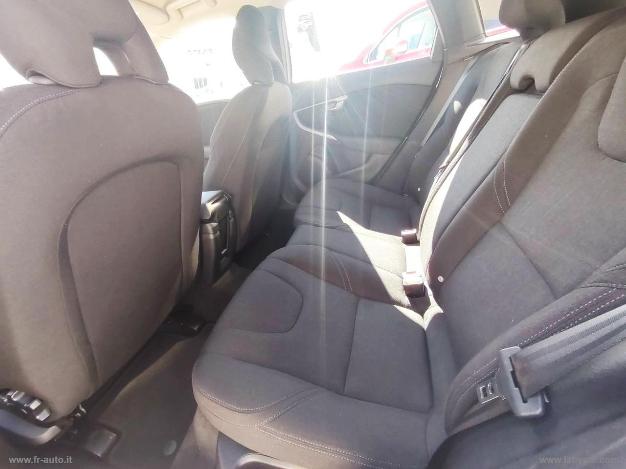 VOLVO V40 D2 1.6 Powershift Summum