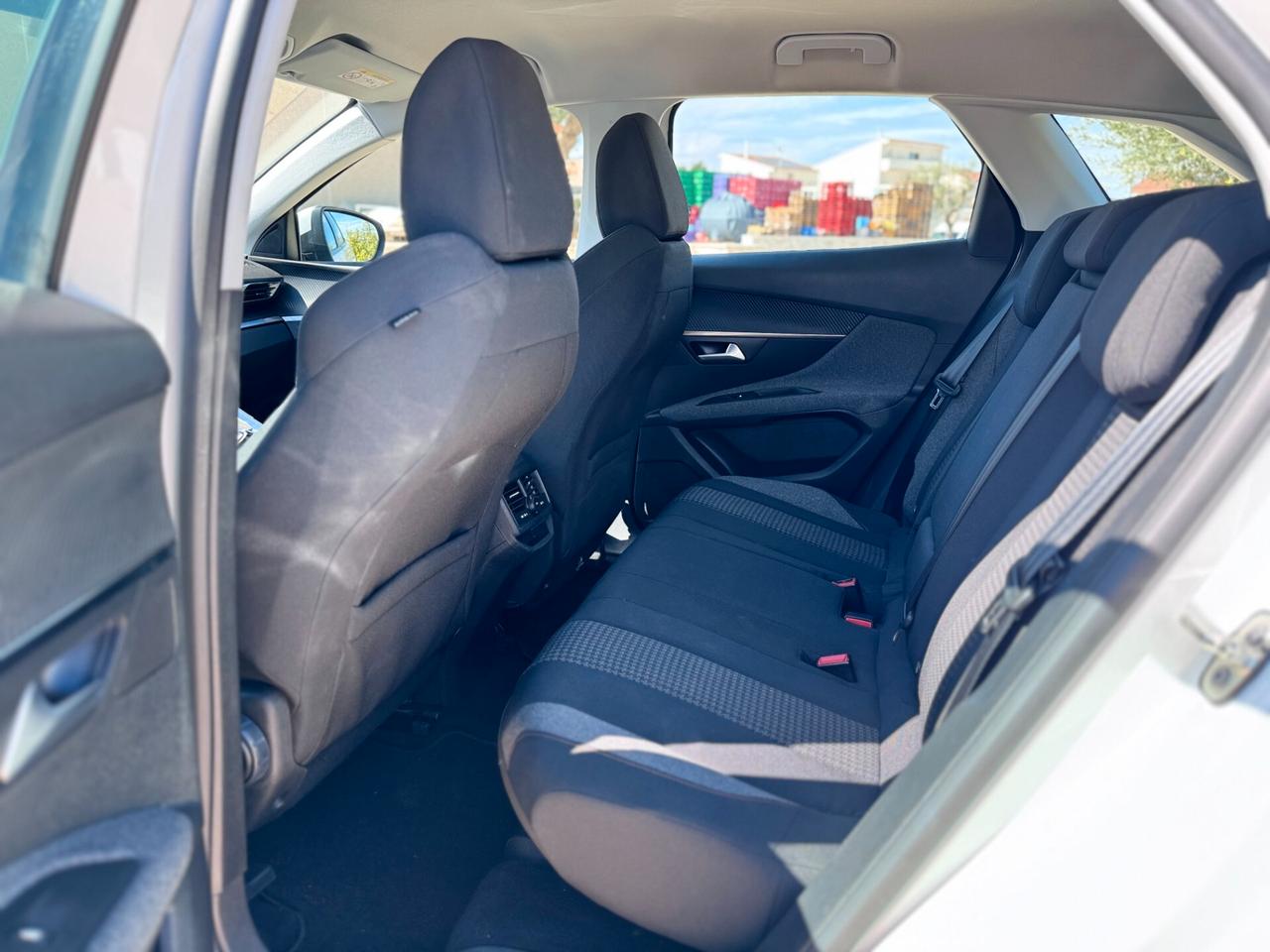 Peugeot 3008 1.5 BlueHDi 130 S&S Business