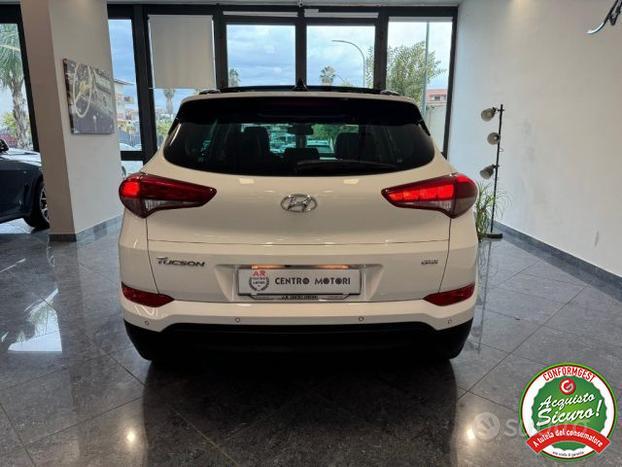 HYUNDAI Tucson 1.7 CRDi DCT XPossible Tetto 19 F