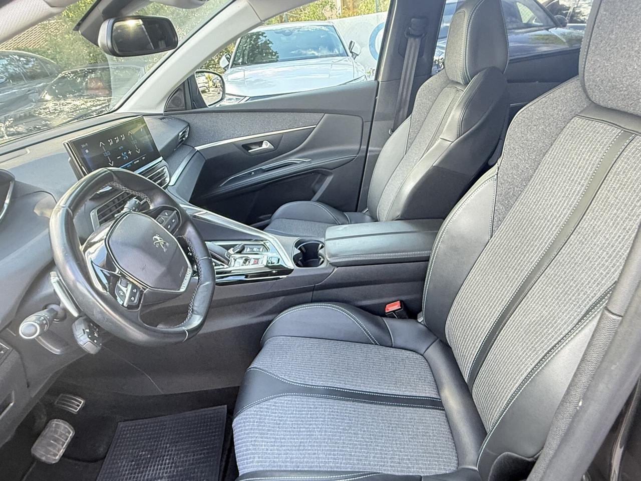 PEUGEOT 5008 1.5TDCI 4X4 GT LINE 7 POSTI