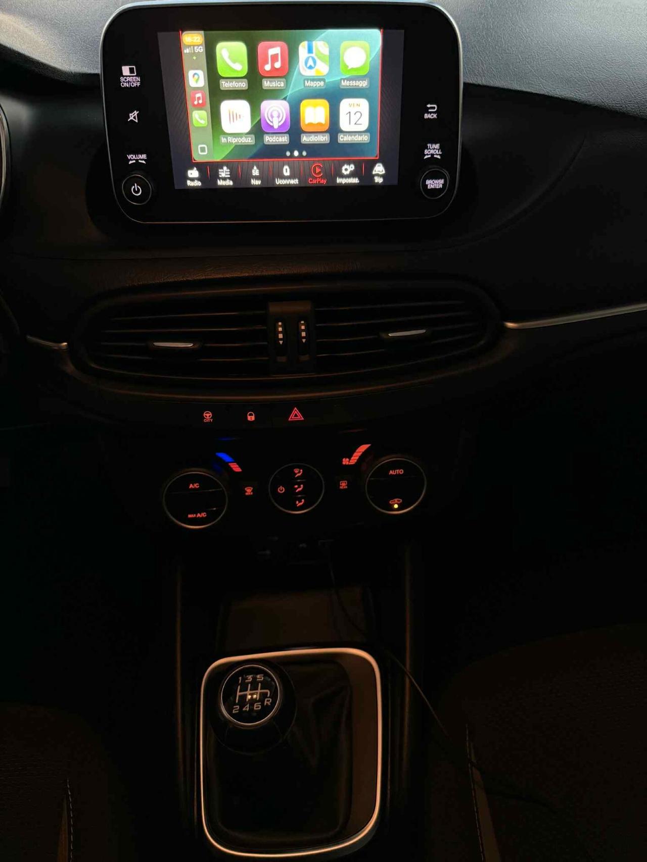 Fiat Tipo 1.4 5 porte 95Cv Lounge NEOPATENTATI