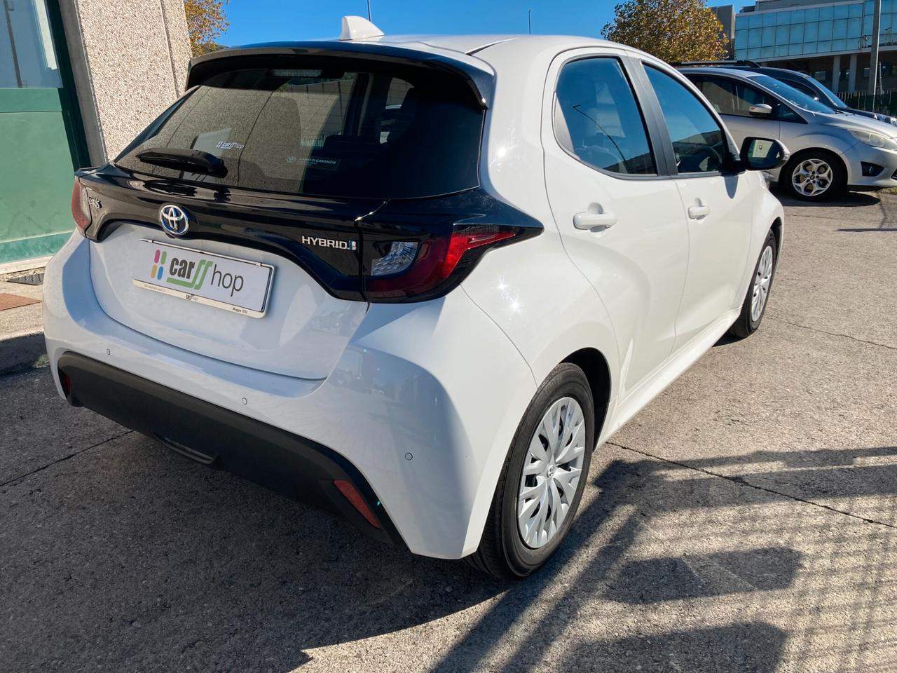 Toyota Yaris 1.5 Hybrid 5p. Active 14700 KM.
