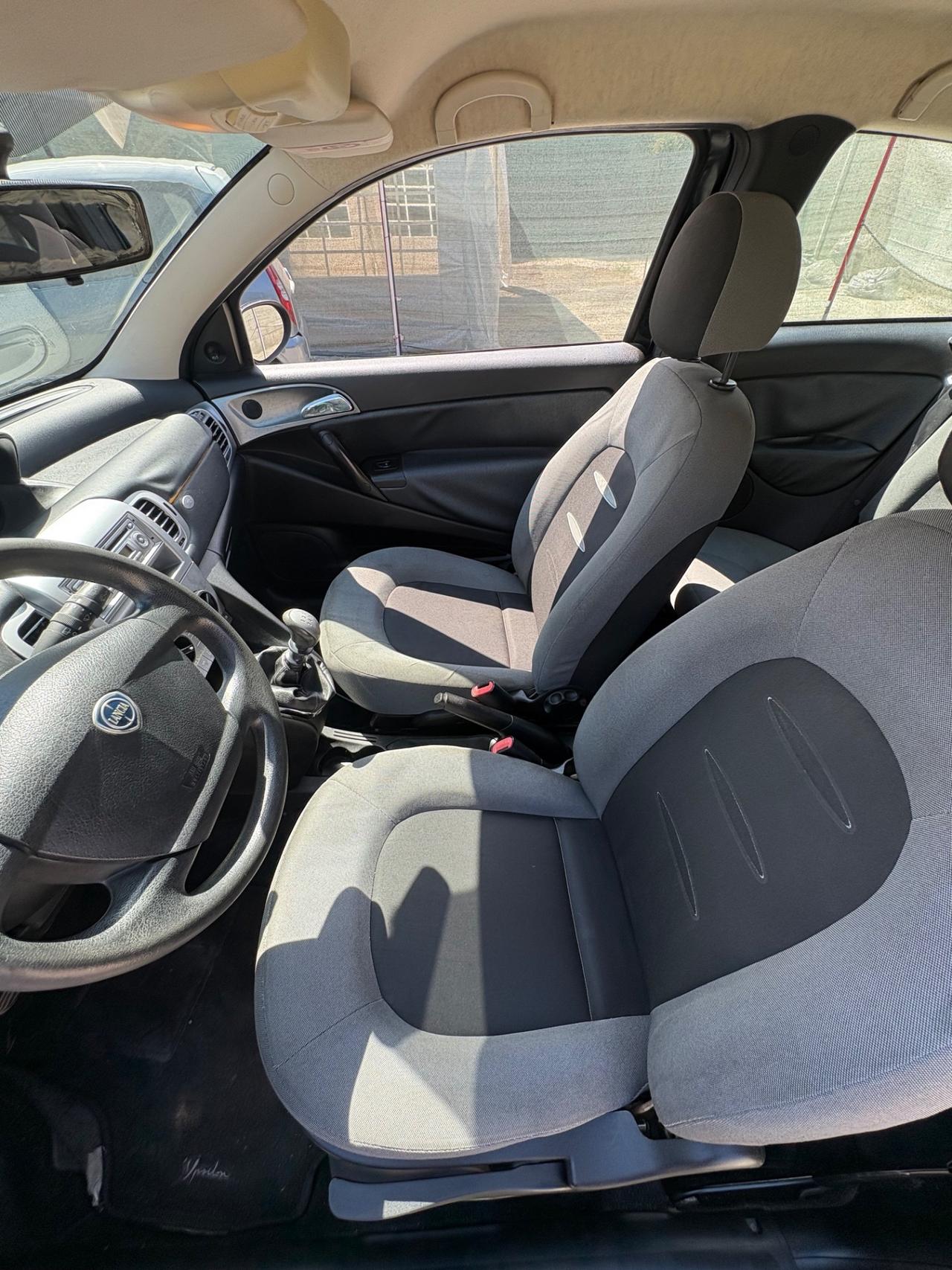 Lancia Ypsilon 1.2 Argento