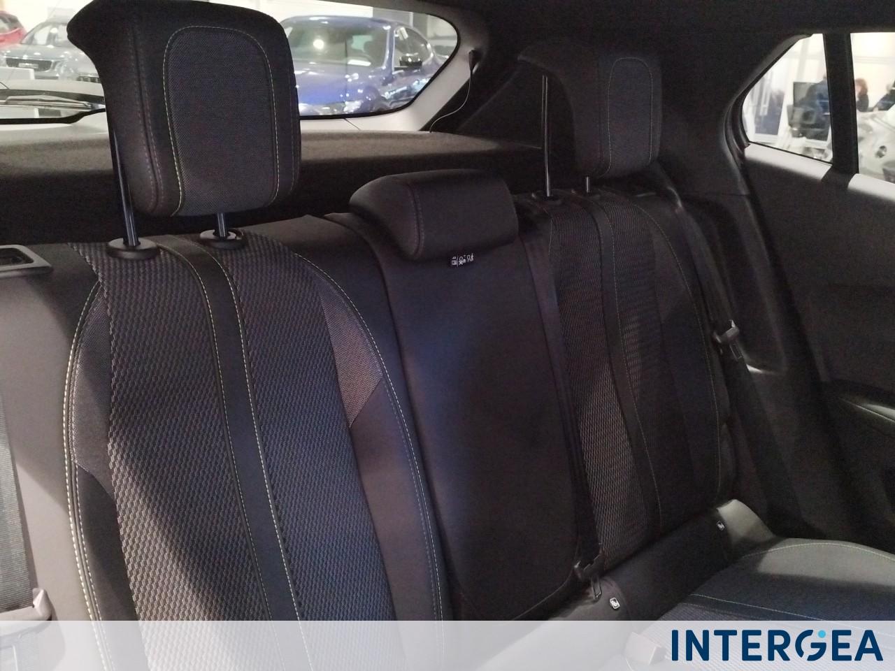 PEUGEOT 2008 1.2 hybrid GT 145cv e-dcs6