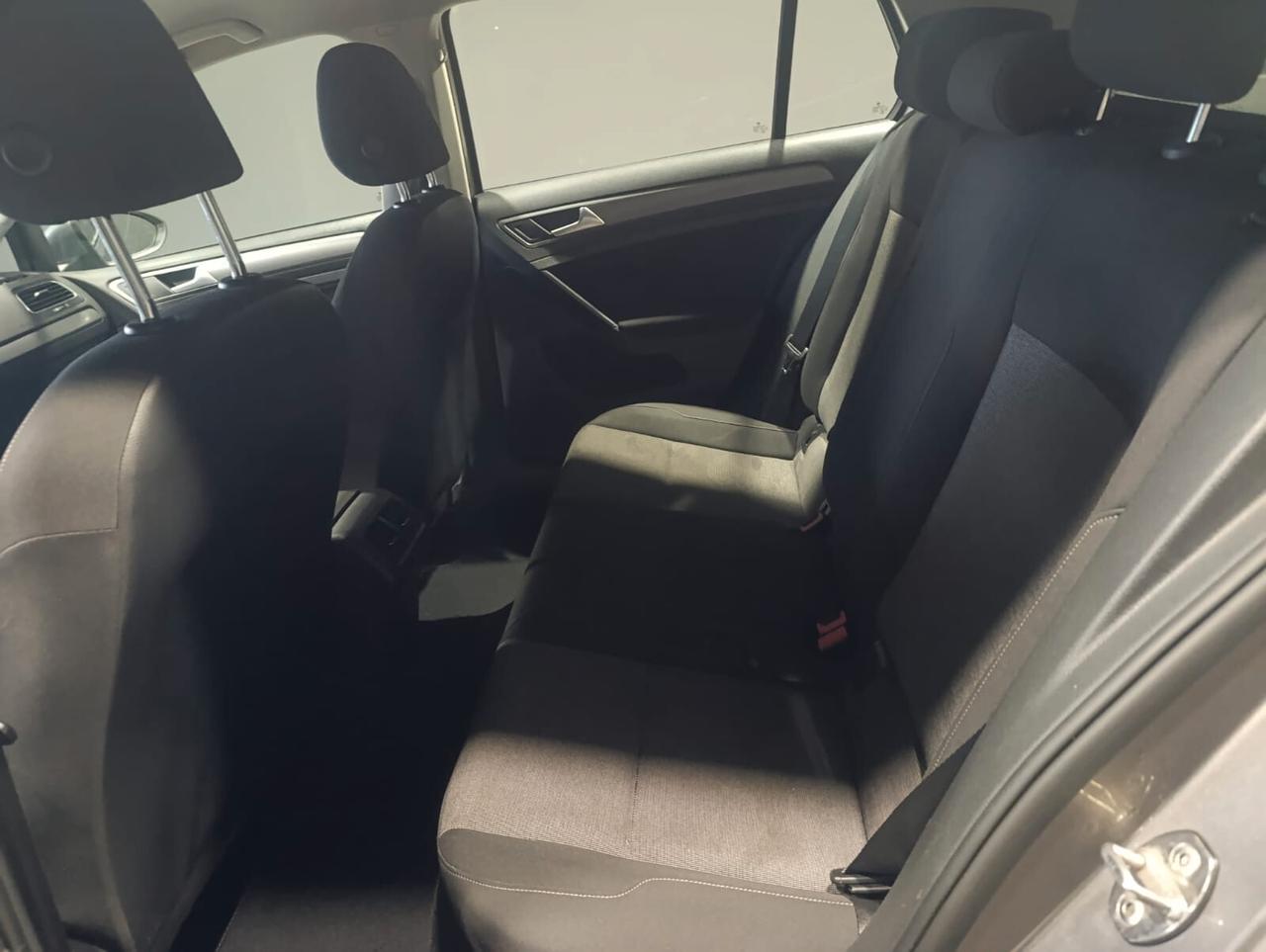 Volkswagen Golf 7 del 2013 - 1200 benzina anche neopatentati -