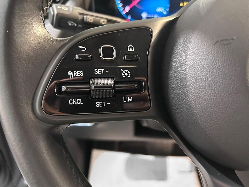 Mercedes GLA 200 200 D Business 8G-DCT