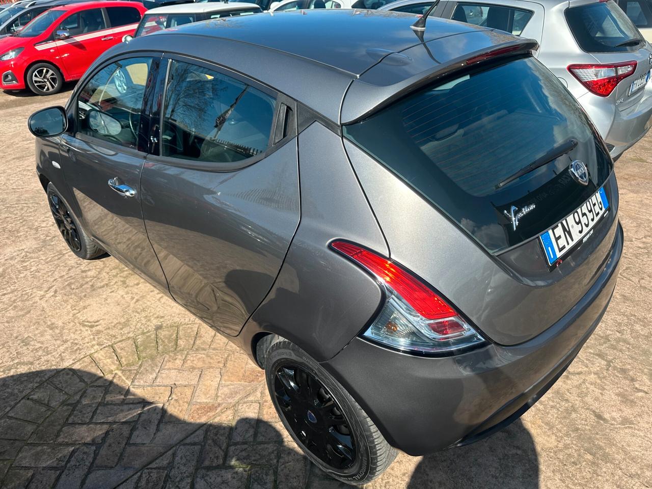 LANCIA YPSILON GOLD TAGLIANDI FINANZIAMENTO