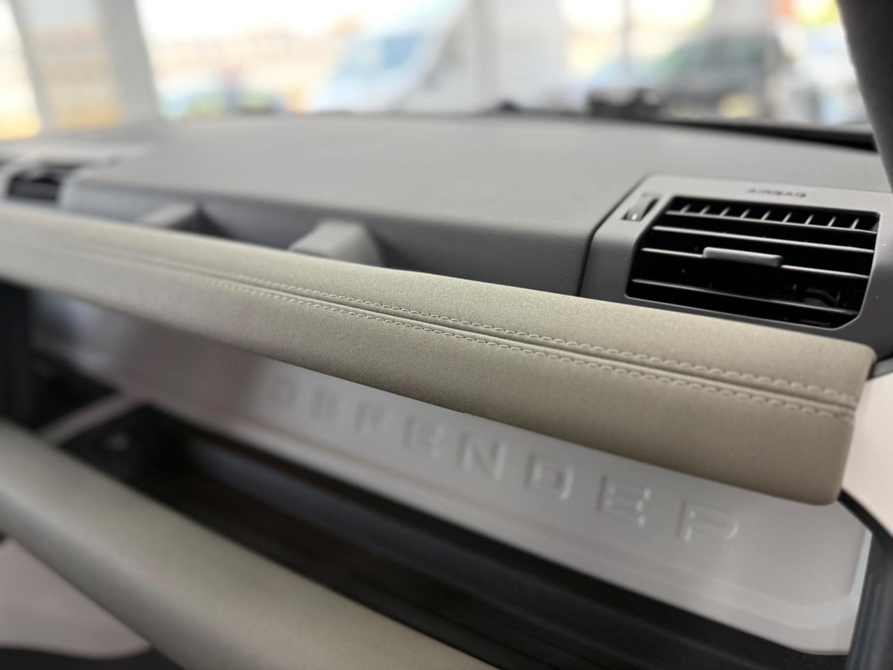 Land Rover Defender 110 3.0D I6 250 CV AWD Auto X-Dynamic HSE