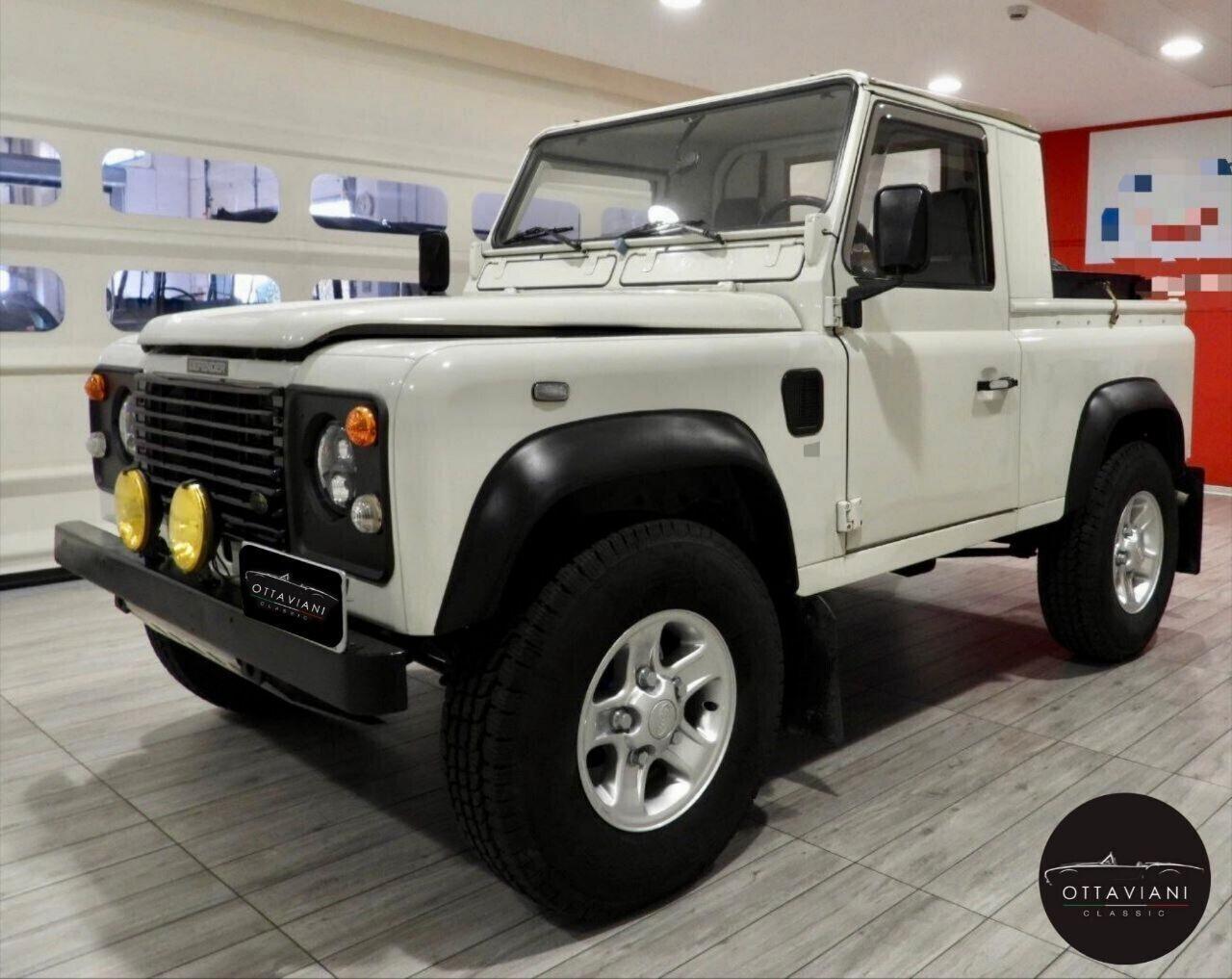 Land Rover Defender 90 turbodiesel Soft-top