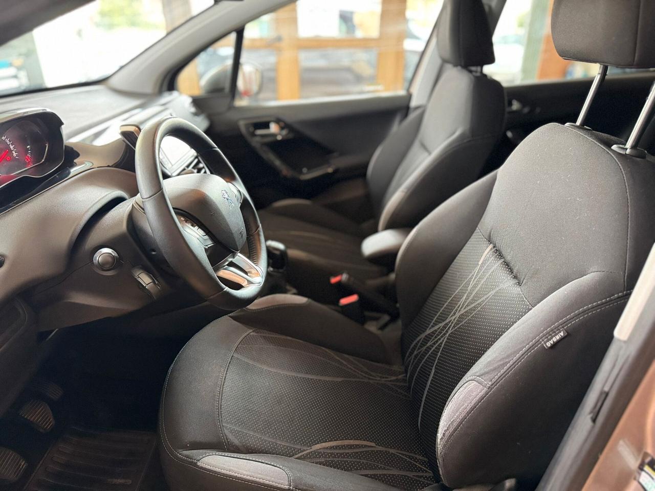 Peugeot 208 1.2 benz 82CV - Garanzia 12 Mesi