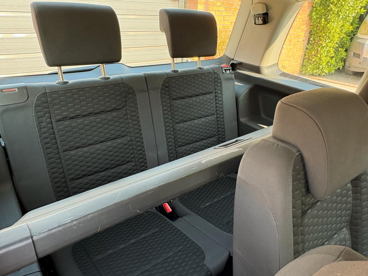 VW TOURAN 1.6 benzina- 7POSTI-U.Propr-2010