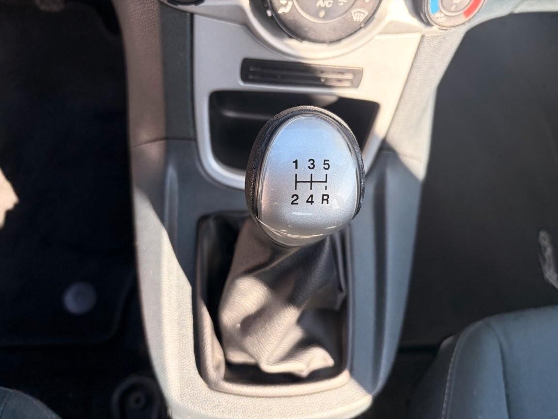 Ford Fiesta 1.4 TDCi 70CV 5 porte Titanium