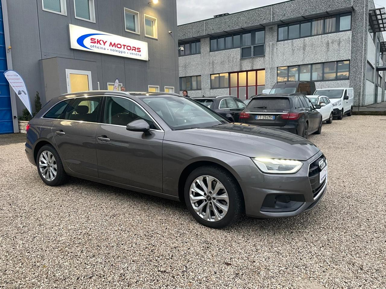 Audi A4 Avant 30 TDI/136 CV S tronic Business Advanced