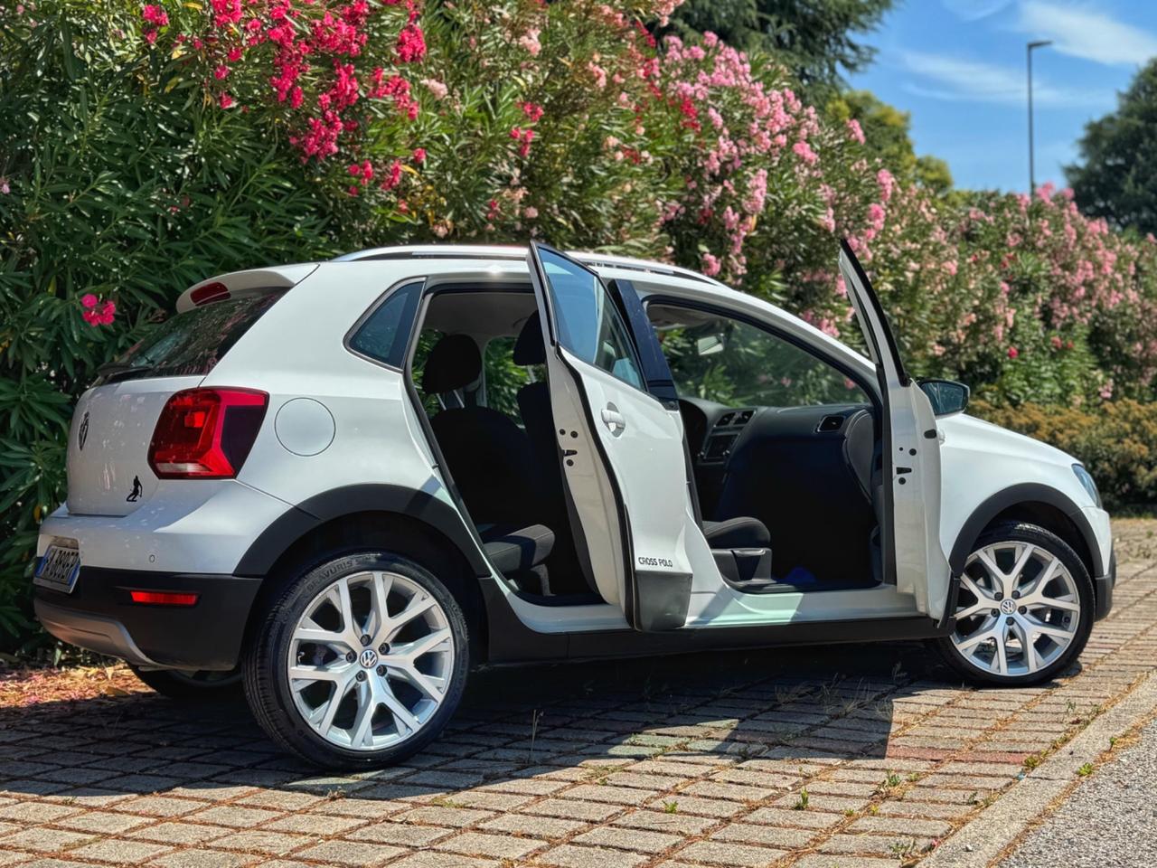 Volkswagen Polo 1.4 TDI 5p. CROSS