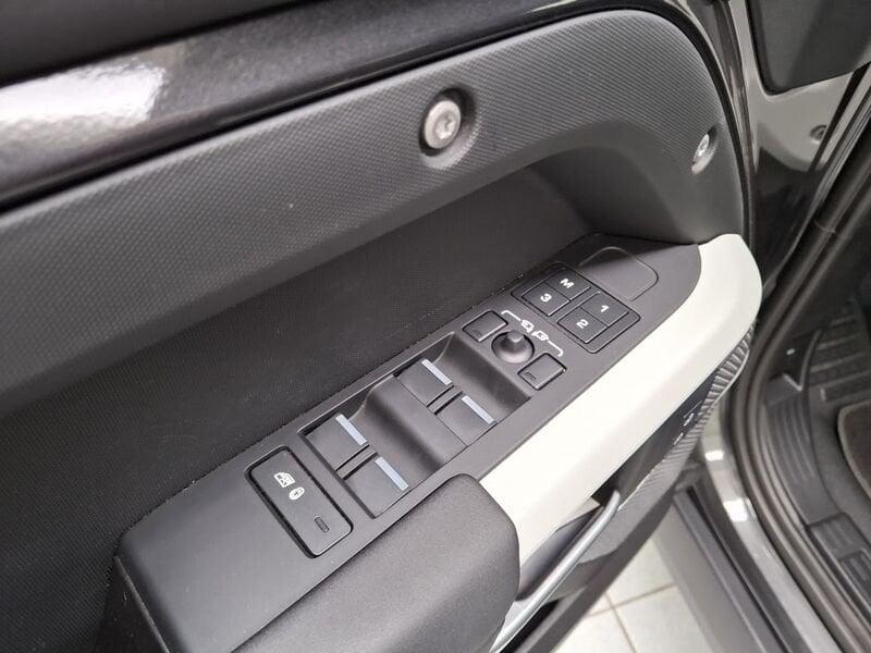 Land Rover Defender 3.0D I6 200 110 SE AWD auto. AUTOCARRO N1