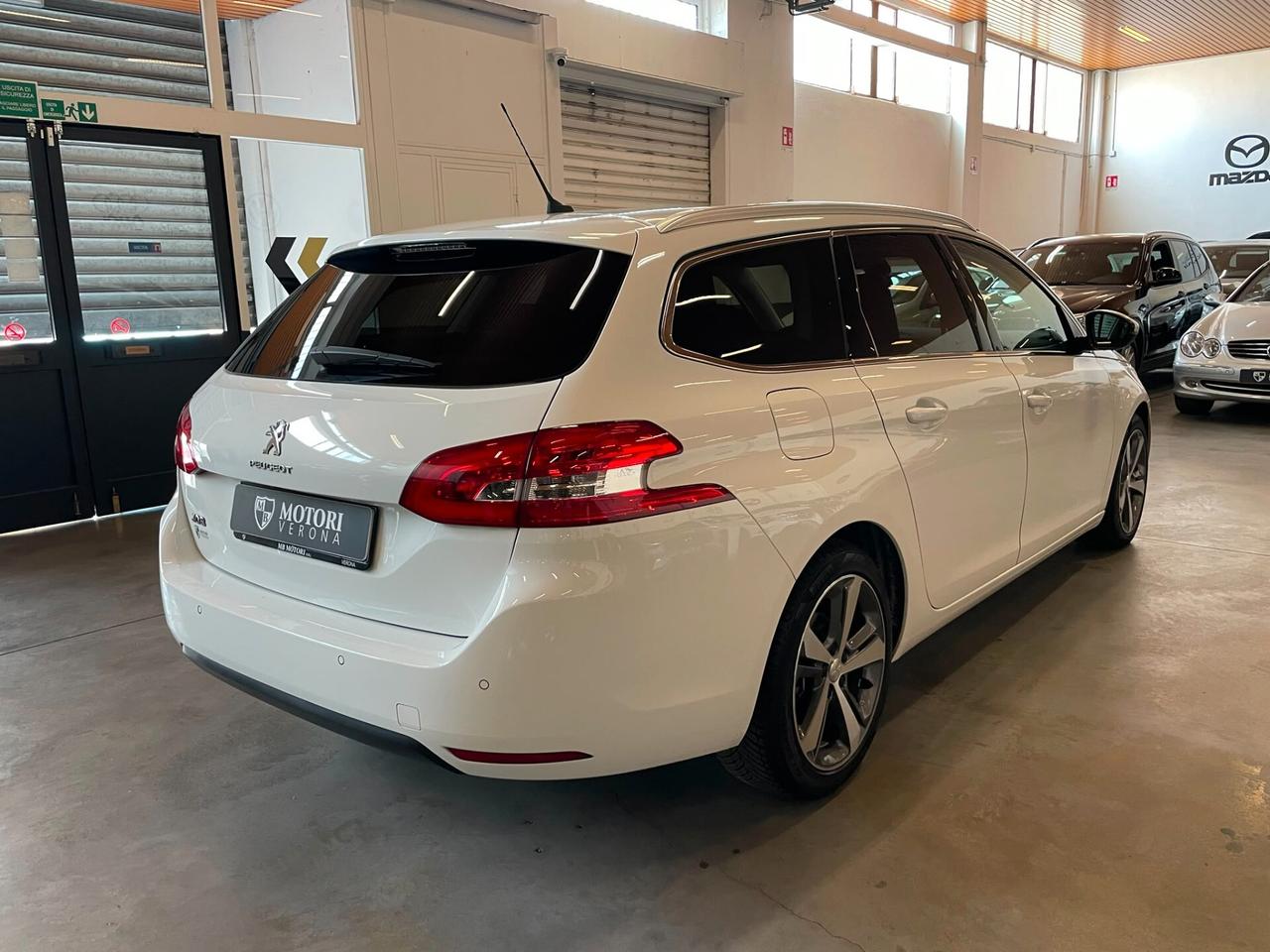 Peugeot 308 BlueHDi 130 S&S SW Allure
