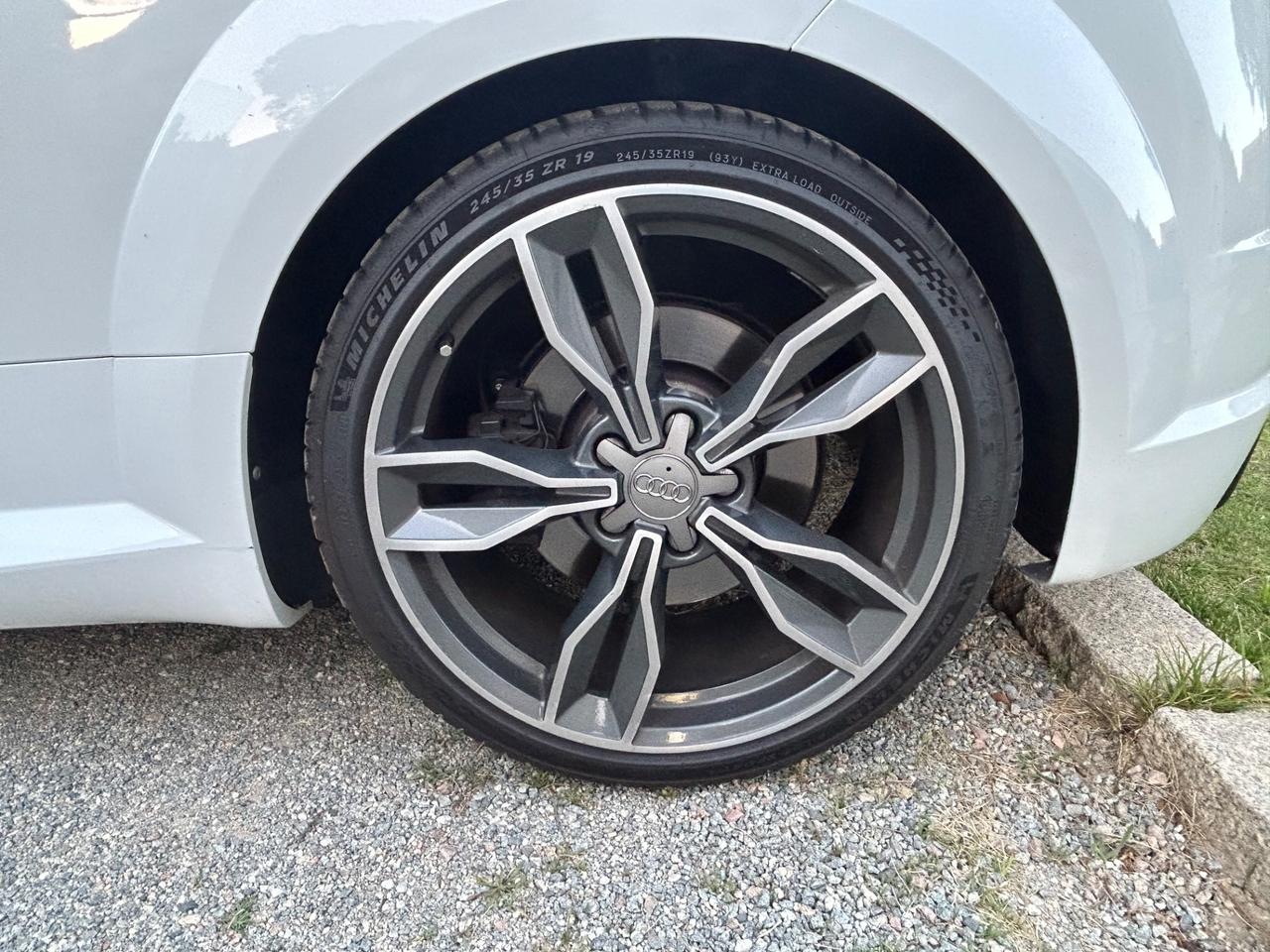 Audi TT TTS Coupé 2.0 TFSI 310 CV quattro S tronic
