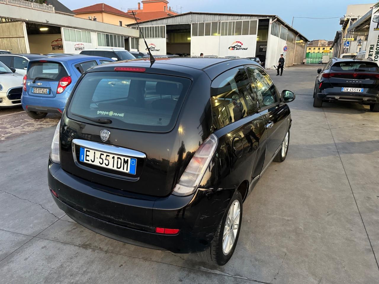 Lancia Ypsilon 1.2 69 CV Unyca neopatente