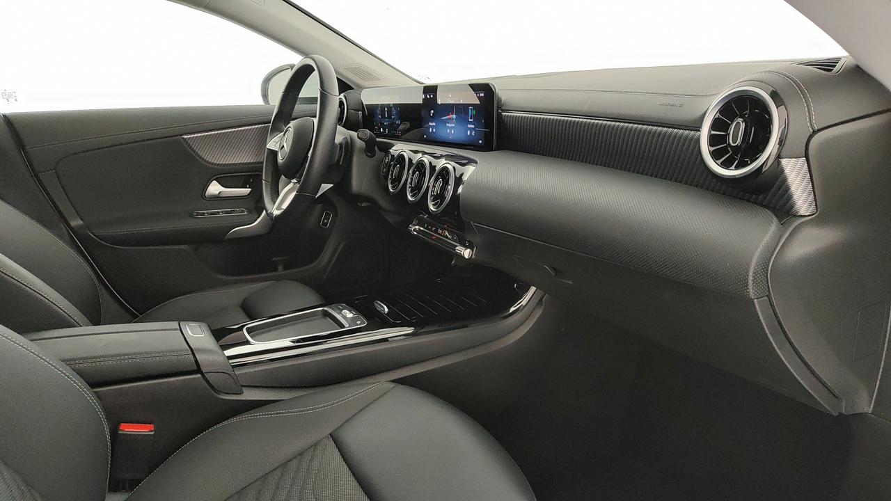 Mercedes-Benz CLA Shooting Brake 180 d Progressive Advanced auto