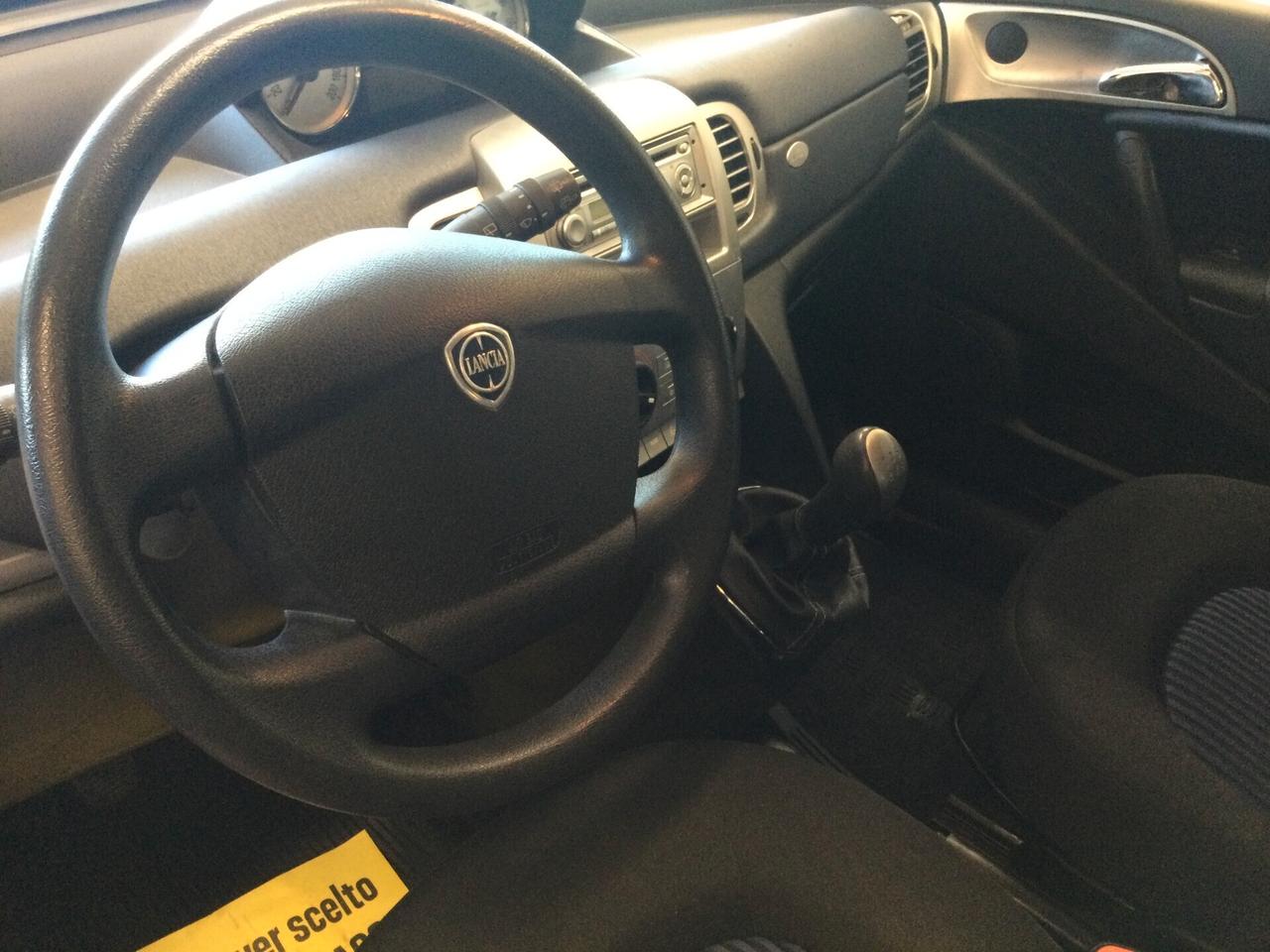 Lancia Ypsilon 1.3 MJT 75 CV Argento