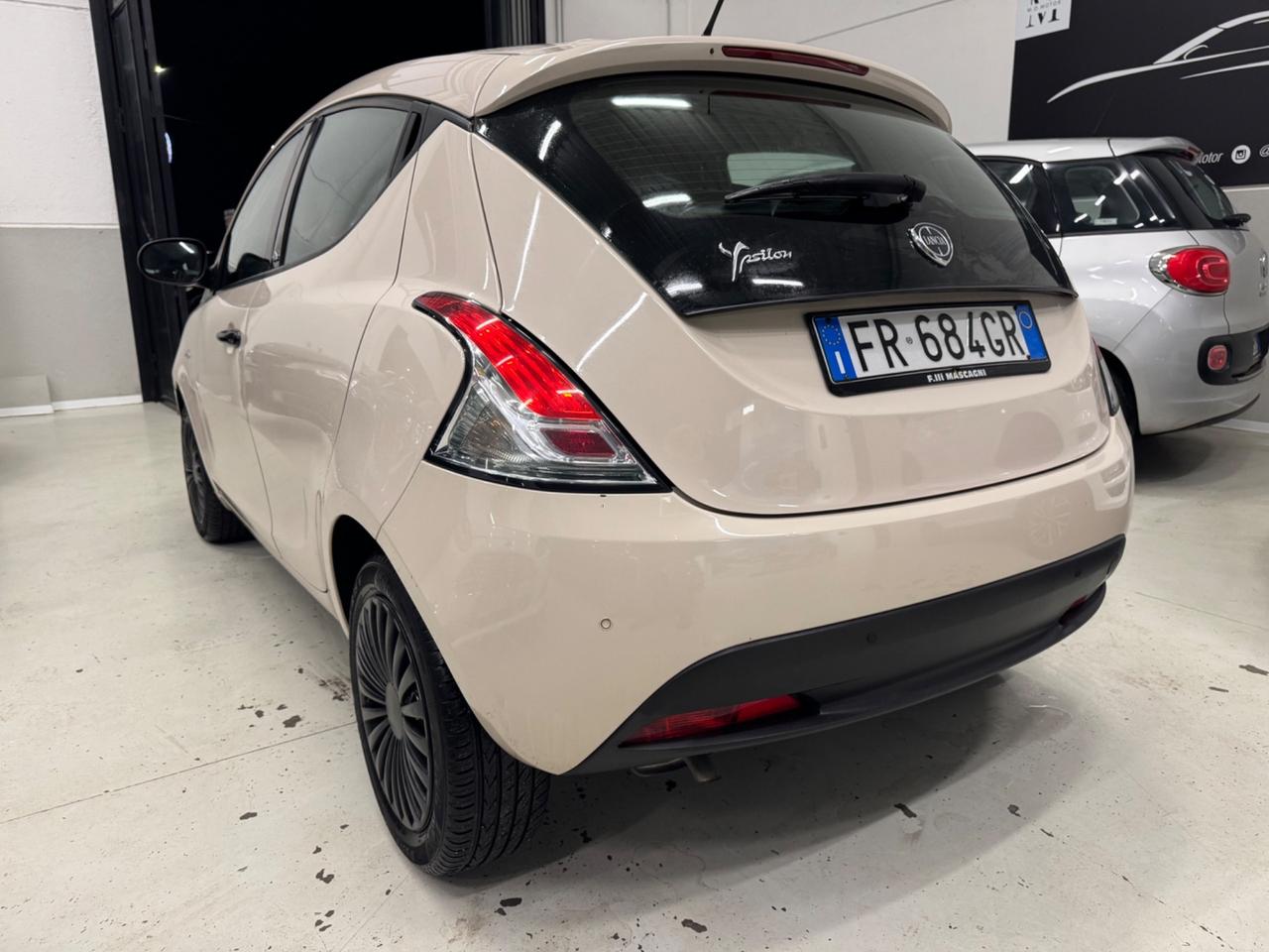 Lancia Ypsilon 1.2 69 CV 5 porte GPL Ecochic Elefantino Blu