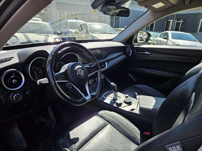 Alfa Romeo Stelvio 2.2 Turbo Diesel 210CV AT8 Q4 Business
