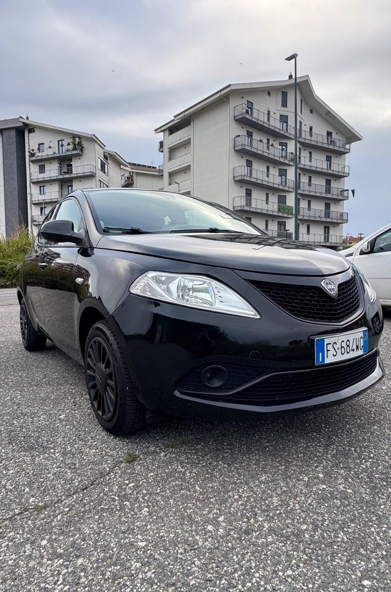 Lancia Ypsilon 1.2 69 CV 5 porte GPL