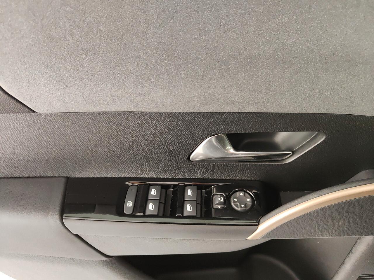 Lancia Ypsilon Hybrid e-DCT LX